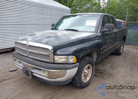2001 Dodge Ram 1500 St из США, поврежденный, VIN 3B7HC13Y31G242148